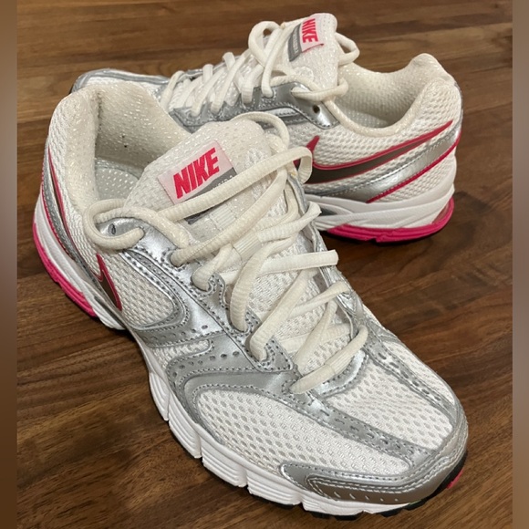 Nike Air "Skyrider 2" white, silver and pink running shoes.  Women's 6 - Picture 1 of 6